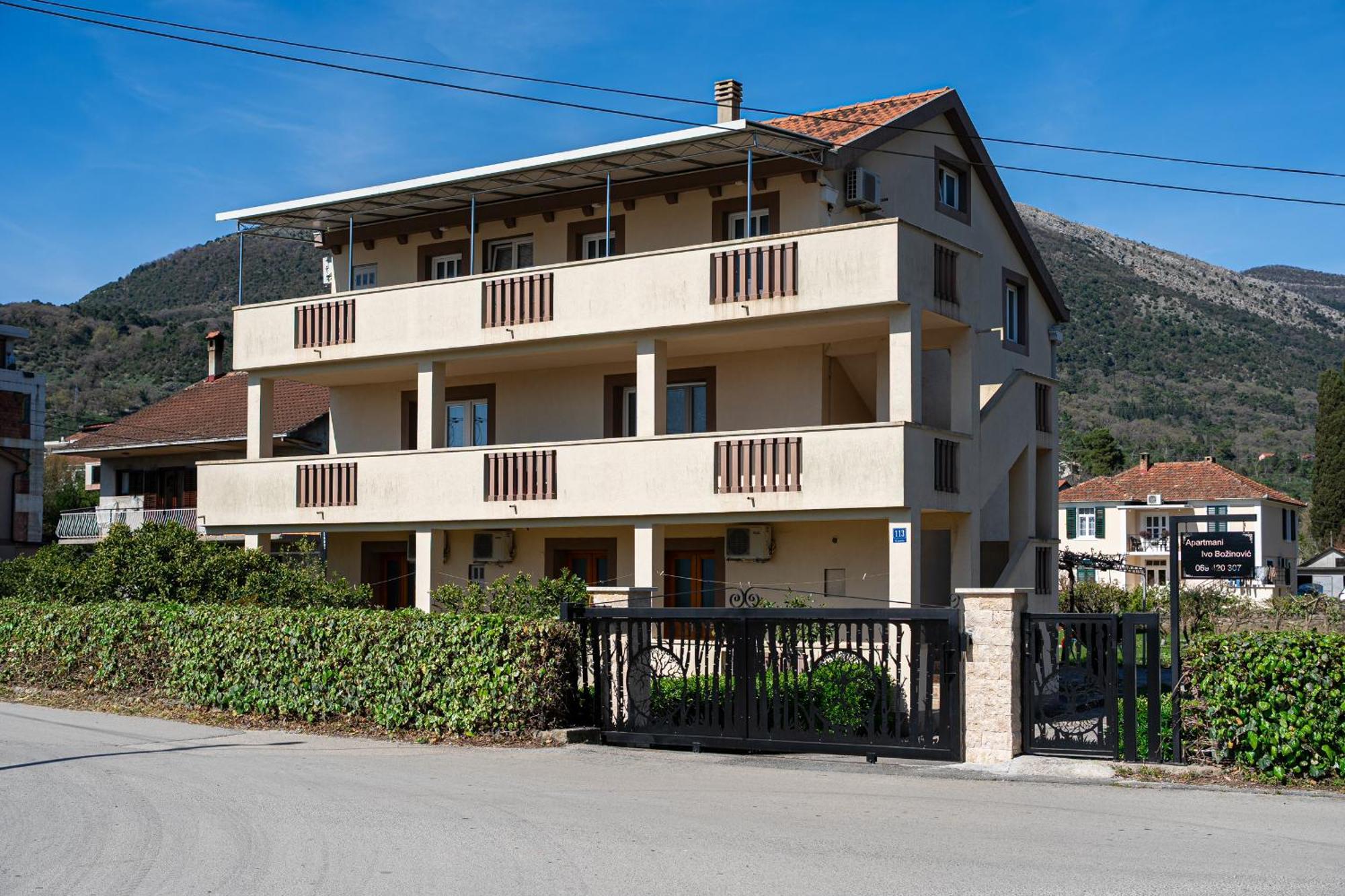 Apartments Ivo Bozinovic Tivat Luaran gambar